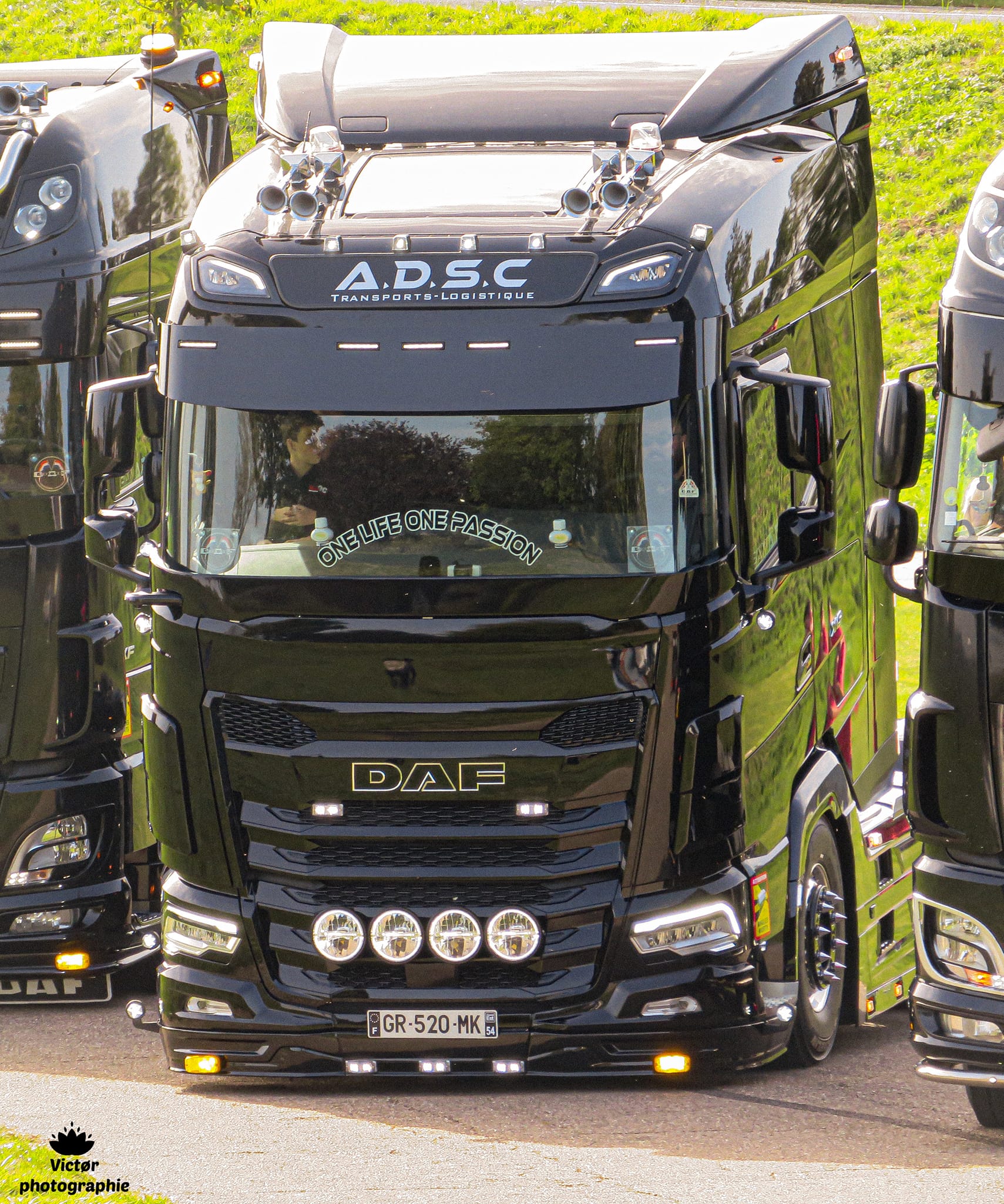 Flat roof sign for all trucks