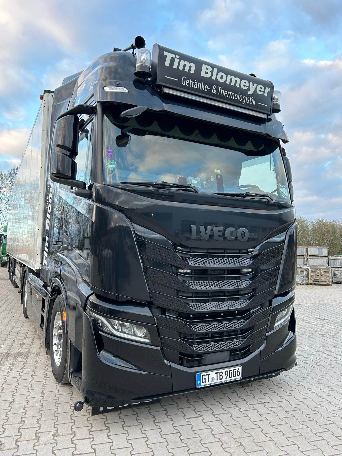 Iveco (S-Way) headlight cover Evil Look suitable