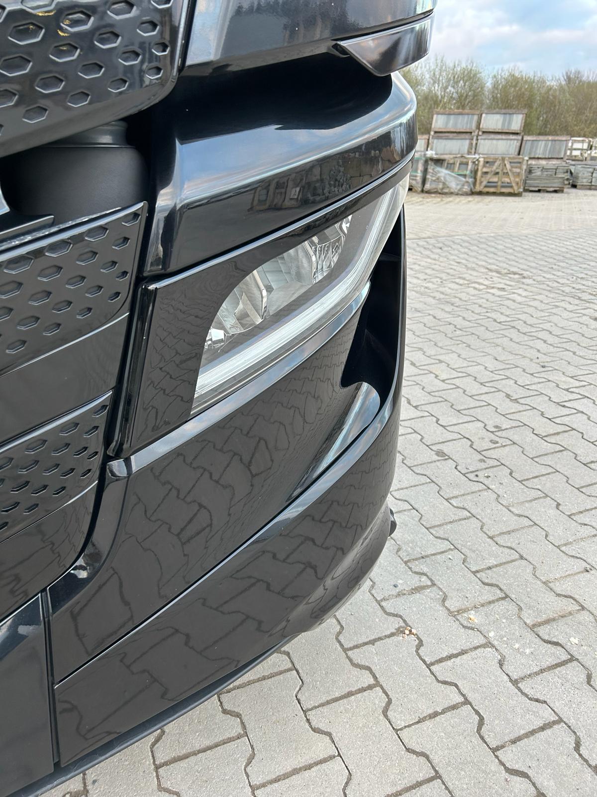 Iveco (S-Way) headlight cover Evil Look suitable