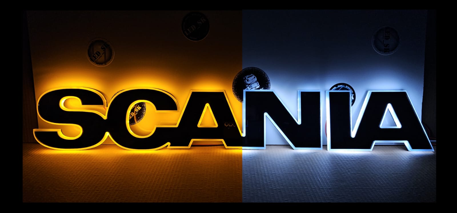 Scania Schild beleuchtet (orange oder weiß)