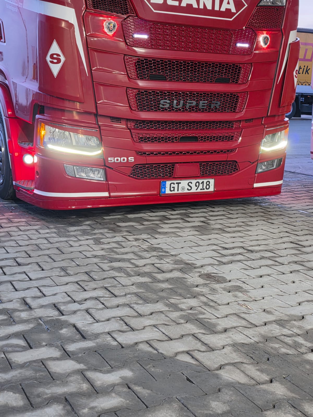 Scania Frontspoiler "Lippe" für NG Typ 5 (Mega)