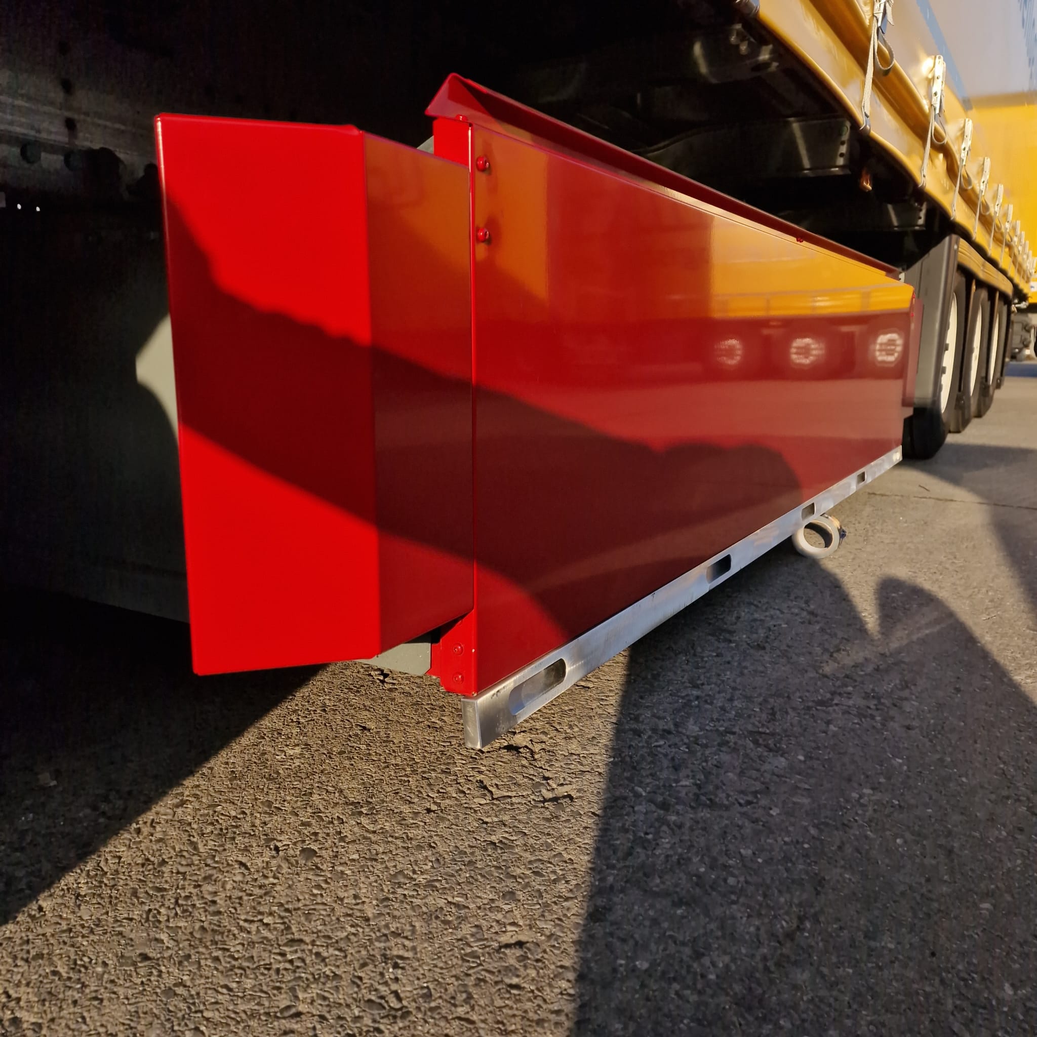 Scania NG stainless steel side panel