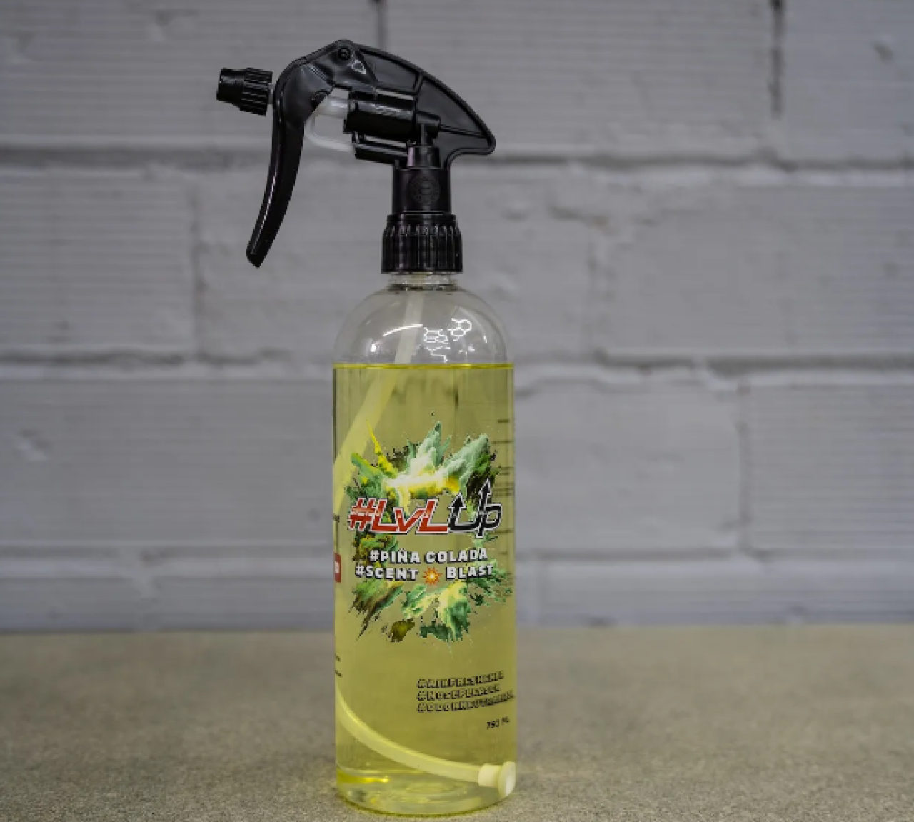 LVL UP Scent Blast Pina Colada 750ml – Autoparfum Duftspray | Tropischer Auto Duft & Geruchsneutralisierer