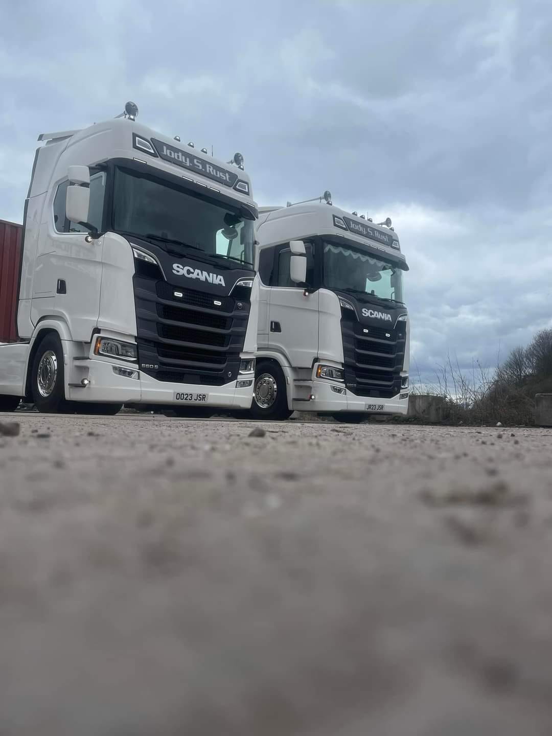 Flat roof sign for all trucks