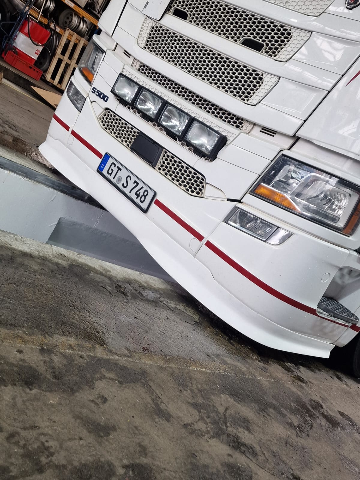 Scania Frontspoiler "große Lippe" für NG (tiefe Stoßstange)