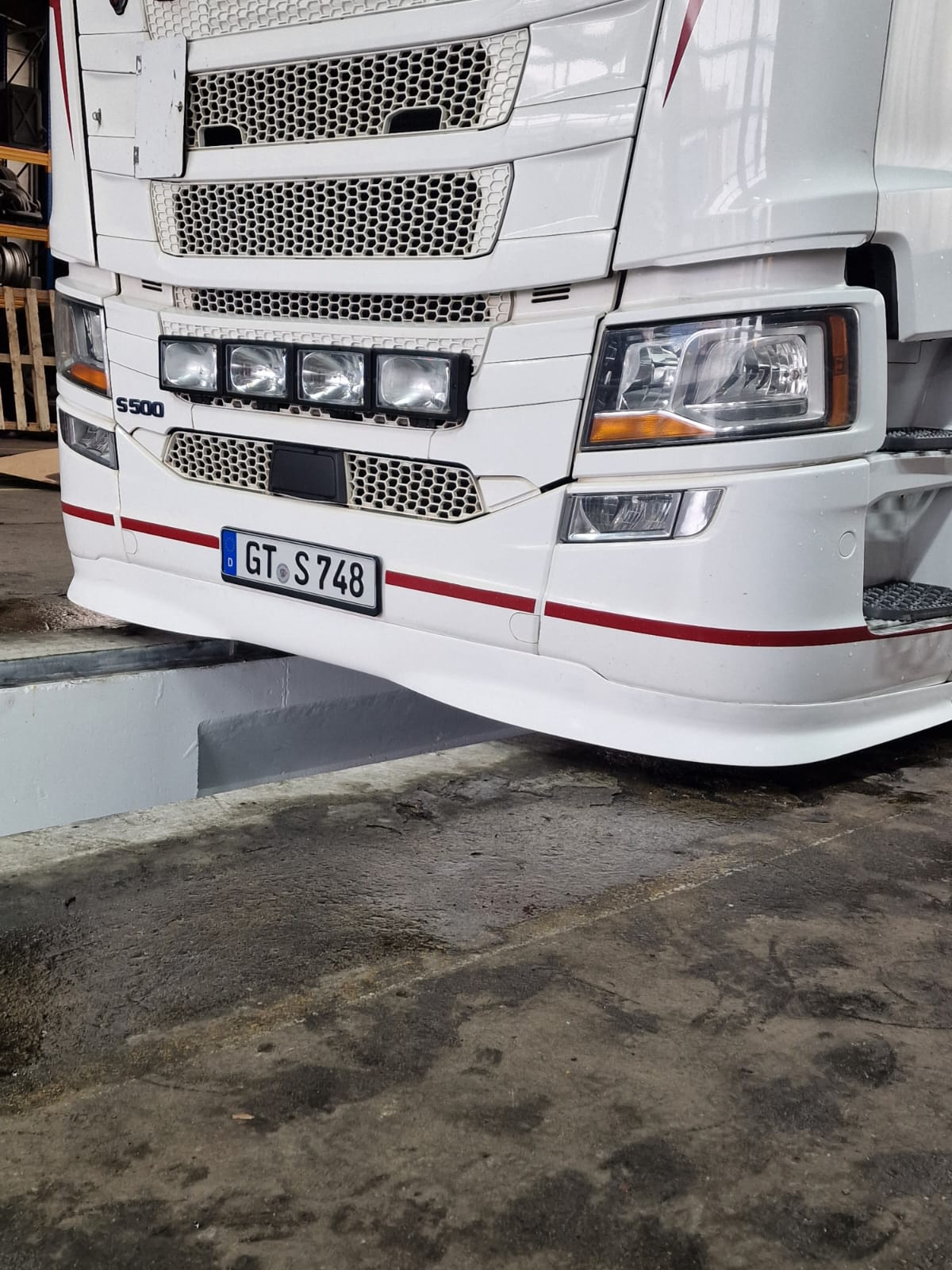 Scania Frontspoiler große Lippe für NG (tiefe Stoßstange)