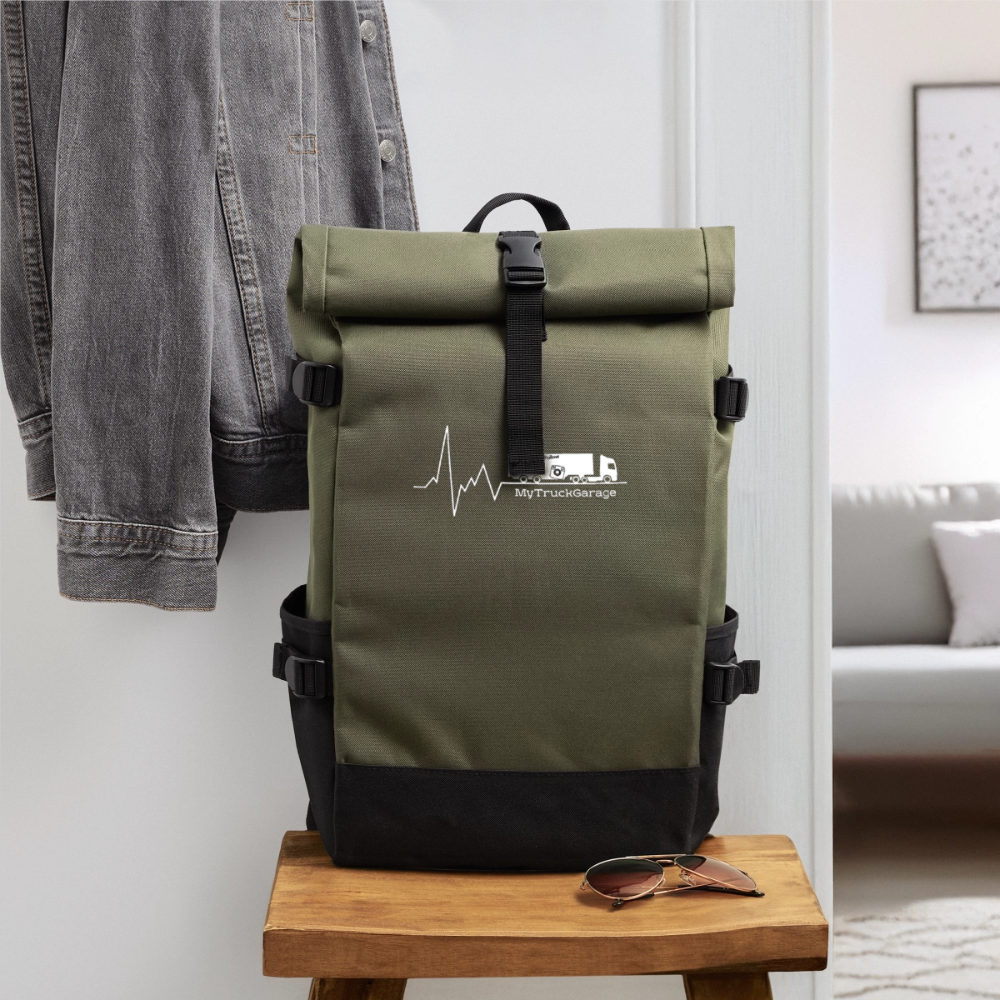 MyTruckGarage Rolltop Rucksack – Daypack für Trucker & Outdoor - Olive/Schwarz