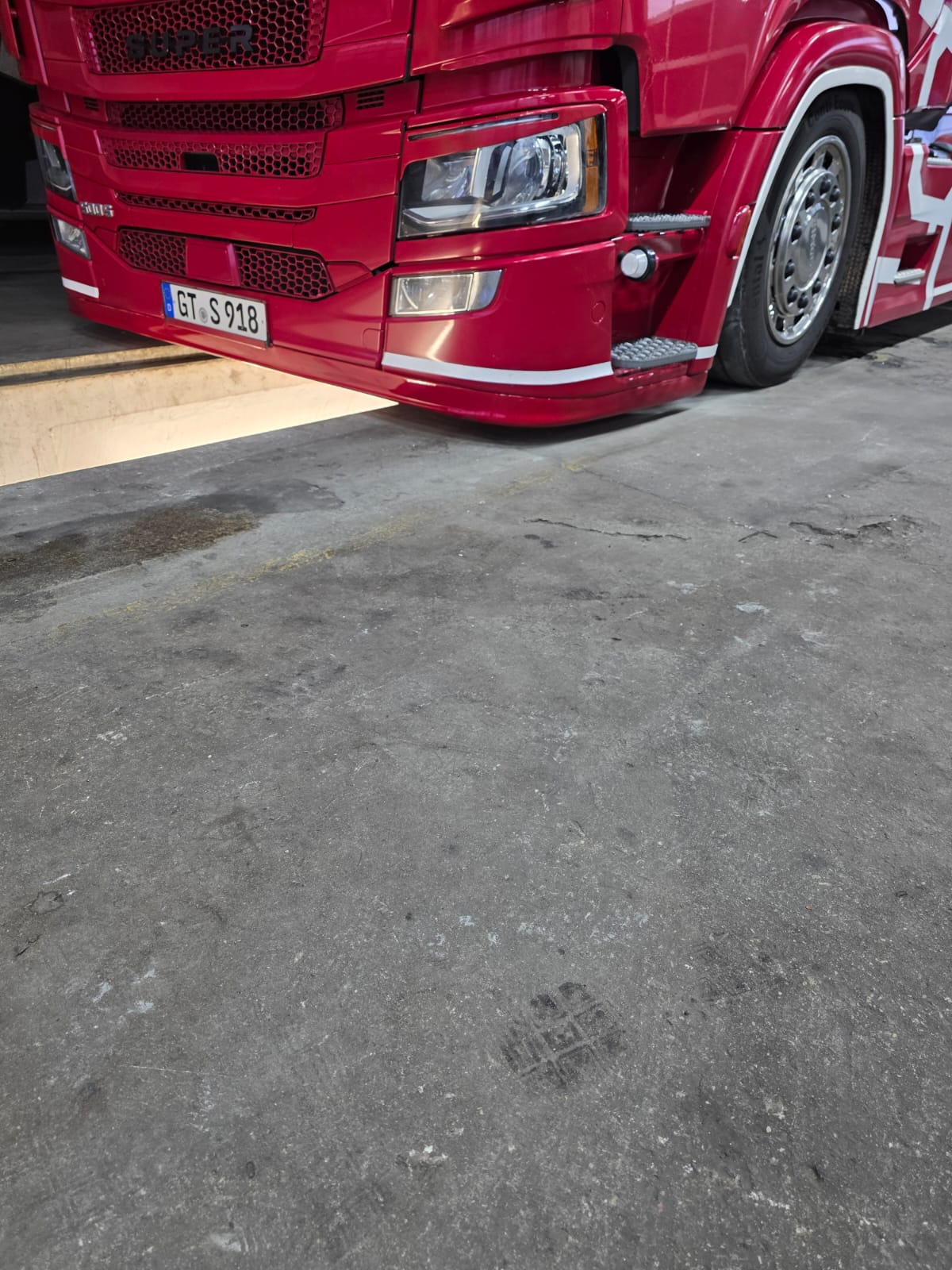 Scania Frontspoiler "Lippe" für NG Typ 5 (Mega)