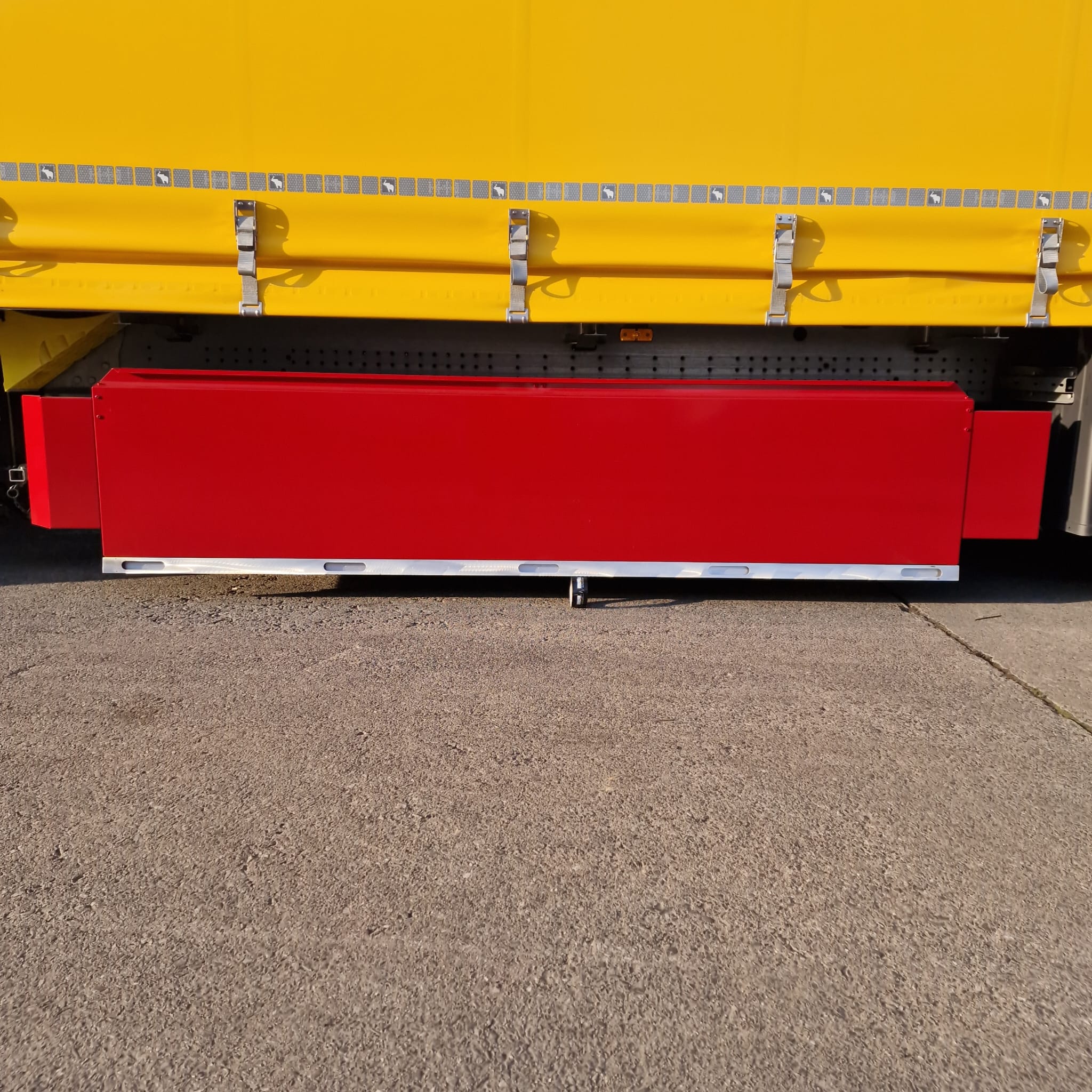 Scania NG stainless steel side panel