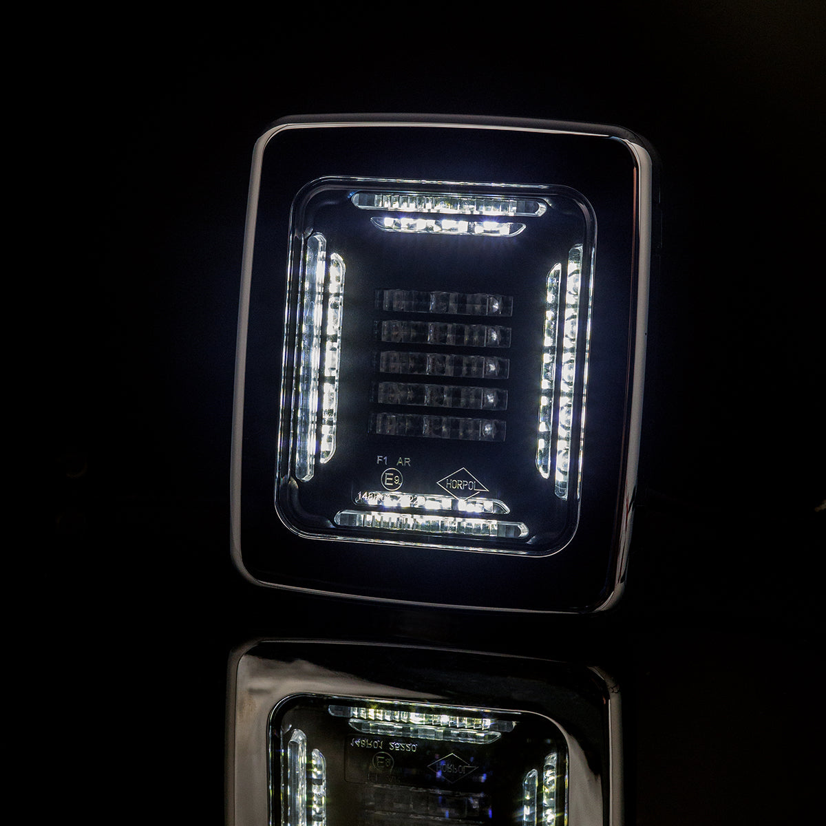 HORPOL LED Rückleuchte CUBE LZD 2879 mit metallisiertem Rahmen – 12/24V Rückfahr- & Nebelschlussleuchte IP68